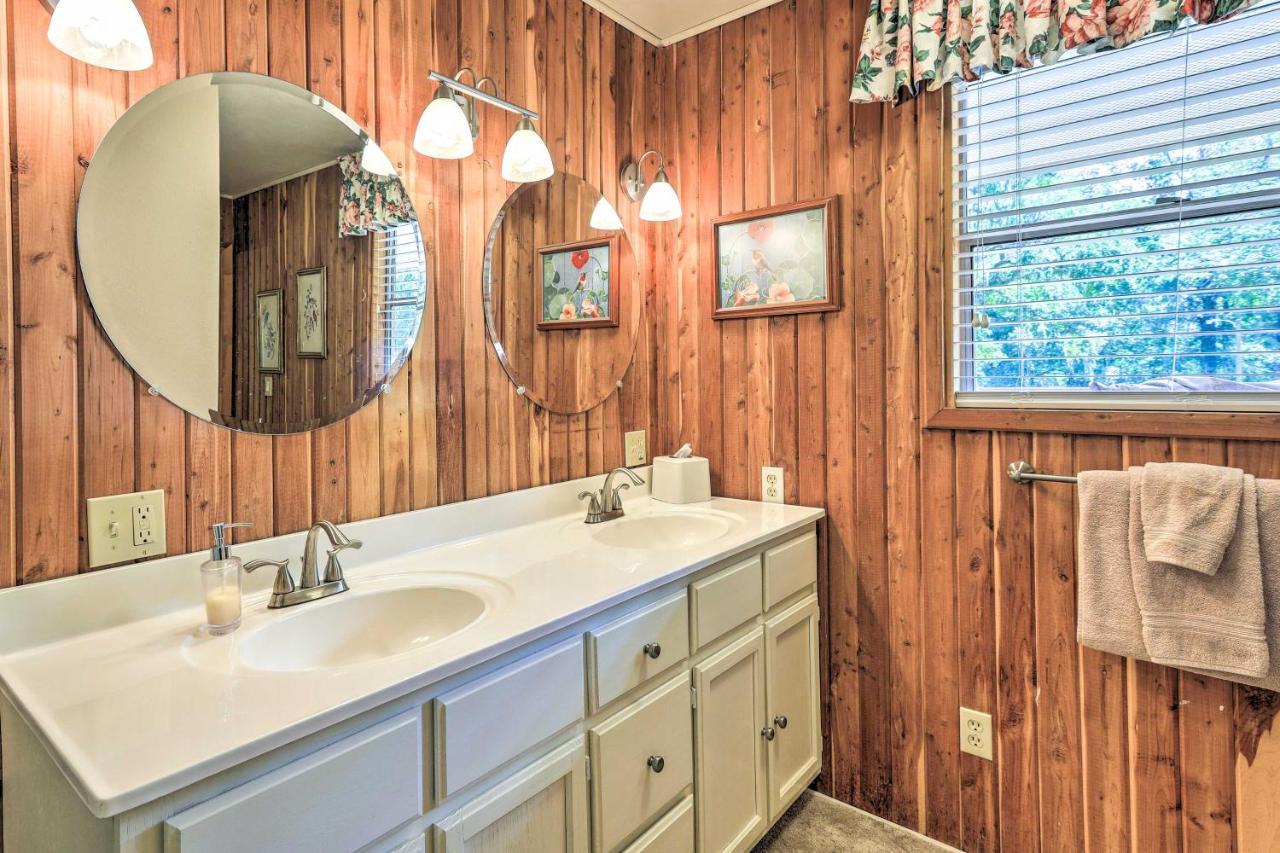 Charming Abode With Dock On The Suwannee River Bell Bagian luar foto